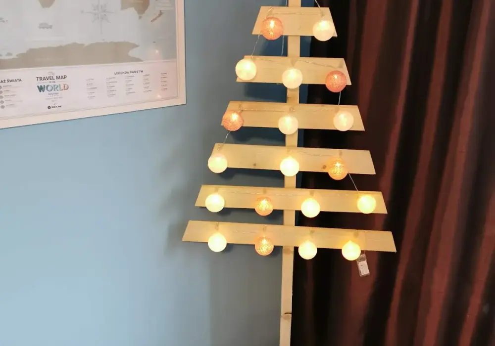 Drewniana choinka DIY krok po kroku: Świąteczna ozdoba, która zachwyci każdego