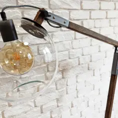 Jak tanio zrobić designerską lampę stojącą w domu bez wydawania fortuny