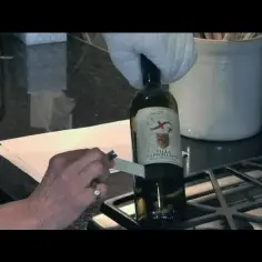 Jak szybko i łatwo wyjąć dozownik z butelki bez uszkodzeń