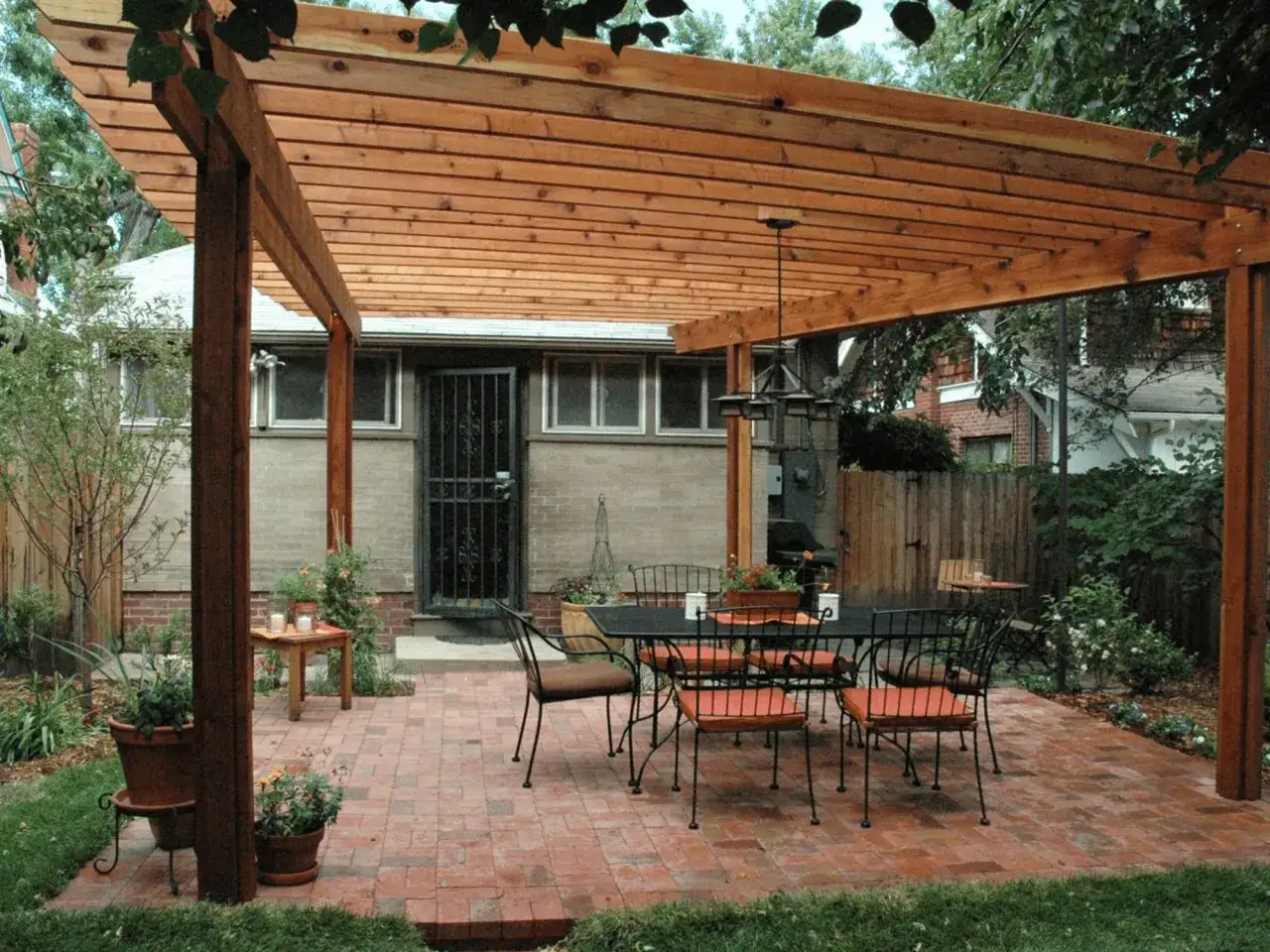 Zdjęcie Jak zbudować pergolę samemu? Prosty sposób bez kosztownego remontu